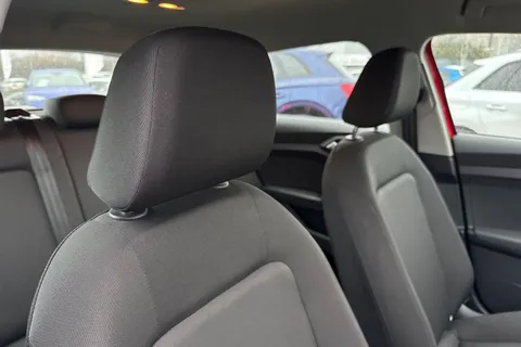 24 of 57 for Audi A1 SE 25 TFSI 95 PS 5-speed