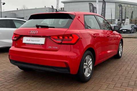 27 of 57 for Audi A1 SE 25 TFSI 95 PS 5-speed