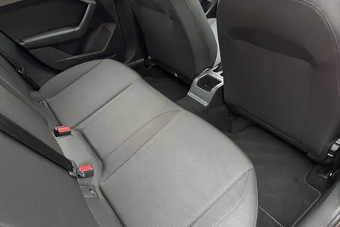 38 of 57 for Audi A1 SE 25 TFSI 95 PS 5-speed