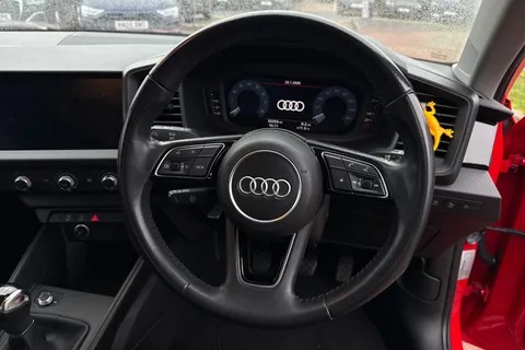 43 of 57 for Audi A1 SE 25 TFSI 95 PS 5-speed