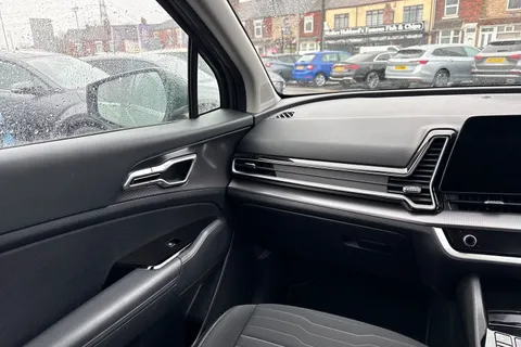 ML23DLF Kia Sportage 1.6 h T-GDi 3 Auto Euro 6 (s/s) 5dr Thumbnail #16