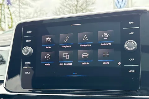 KR25XBN Volkswagen T-Roc 2.0 TDI 150 EVO R-Line 5dr DSG | Panoramic Sun Roof | Rear View Camera Thumbnail #29