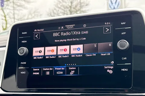 KR25XBN Volkswagen T-Roc 2.0 TDI 150 EVO R-Line 5dr DSG | Panoramic Sun Roof | Rear View Camera Thumbnail #30