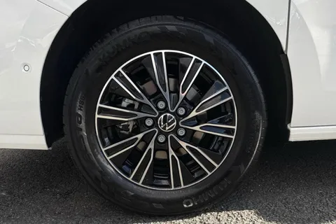 11 of 64 for VOLKSWAGEN CALIFORNIA 2.0 TDI Coast 5dr DSG