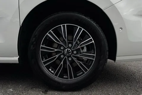 12 of 64 for VOLKSWAGEN CALIFORNIA 2.0 TDI Coast 5dr DSG