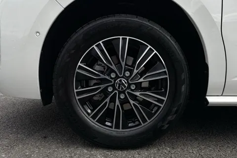 13 of 64 for VOLKSWAGEN CALIFORNIA 2.0 TDI Coast 5dr DSG