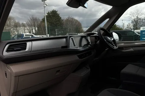 15 of 64 for VOLKSWAGEN CALIFORNIA 2.0 TDI Coast 5dr DSG