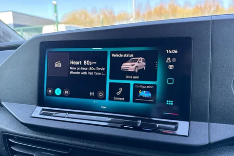 DE25UGD Volkswagen Caddy 2.0 TDI 75PS Commerce Van [Business/Tech Pack] Thumbnail #16