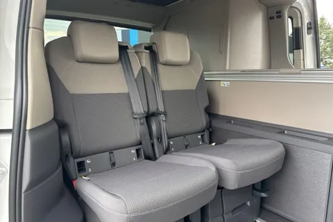 19 of 64 for VOLKSWAGEN CALIFORNIA 2.0 TDI Coast 5dr DSG