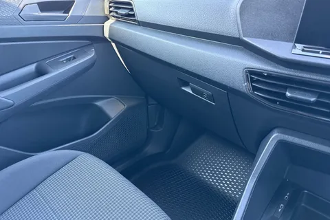 DE25UGD Volkswagen Caddy 2.0 TDI 75PS Commerce Van [Business/Tech Pack] Thumbnail #19