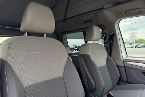 24 of 64 for VOLKSWAGEN CALIFORNIA 2.0 TDI Coast 5dr DSG