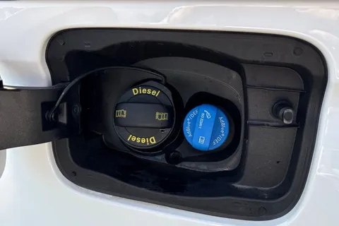 DE25UGD Volkswagen Caddy 2.0 TDI 75PS Commerce Van [Business/Tech Pack] Thumbnail #26