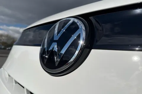 28 of 64 for VOLKSWAGEN CALIFORNIA 2.0 TDI Coast 5dr DSG