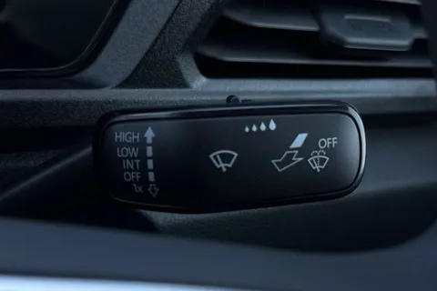 DE25UGD Volkswagen Caddy 2.0 TDI 75PS Commerce Van [Business/Tech Pack] Thumbnail #33