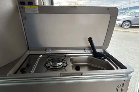 41 of 64 for VOLKSWAGEN CALIFORNIA 2.0 TDI Coast 5dr DSG