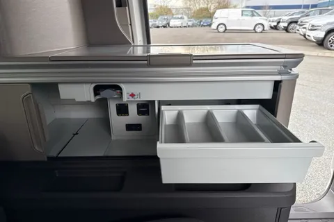 42 of 64 for VOLKSWAGEN CALIFORNIA 2.0 TDI Coast 5dr DSG