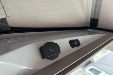 44 of 64 for VOLKSWAGEN CALIFORNIA 2.0 TDI Coast 5dr DSG