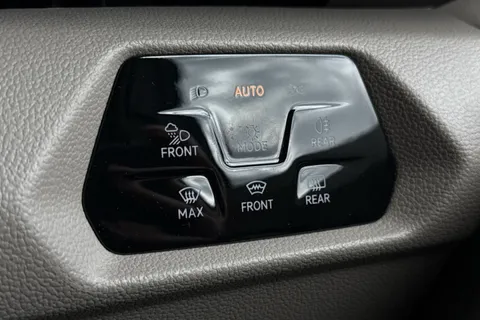 52 of 64 for VOLKSWAGEN CALIFORNIA 2.0 TDI Coast 5dr DSG