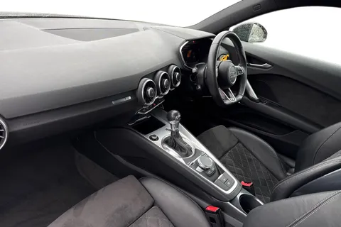 BK72TVY Audi TT Coup- Black Edition 40 TFSI  197 PS S tronic Thumbnail #16