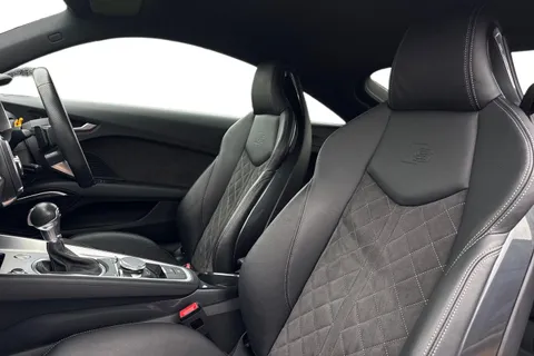 BK72TVY Audi TT Coup- Black Edition 40 TFSI  197 PS S tronic Thumbnail #17