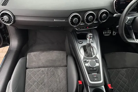 BK72TVY Audi TT Coup- Black Edition 40 TFSI  197 PS S tronic Thumbnail #21