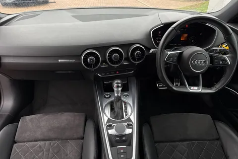 BK72TVY Audi TT Coup- Black Edition 40 TFSI  197 PS S tronic Thumbnail #26