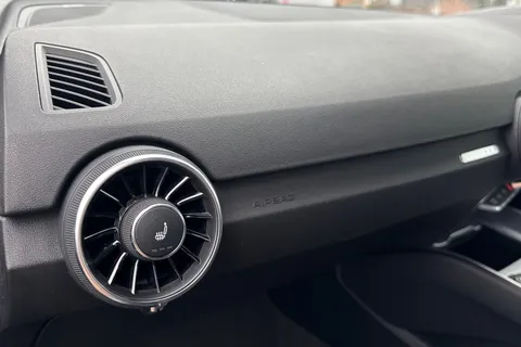 BK72TVY Audi TT Coup- Black Edition 40 TFSI  197 PS S tronic Thumbnail #35