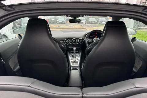 BK72TVY Audi TT Coup- Black Edition 40 TFSI  197 PS S tronic Thumbnail #40