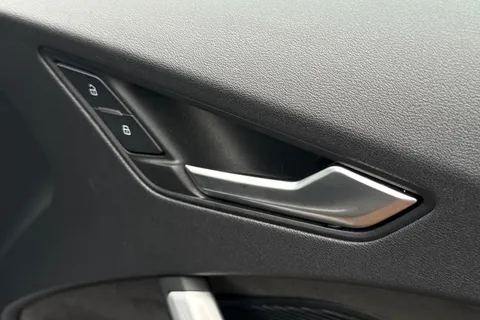 BK72TVY Audi TT Coup- Black Edition 40 TFSI  197 PS S tronic Thumbnail #44