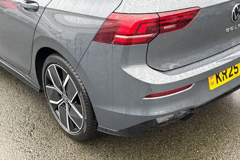KR25TWA Volkswagen Golf 1.5 TSI 150 R-Line 5dr | Area View Camera | Adaptive Cruise Thumbnail #9