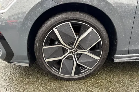 KR25TWA Volkswagen Golf 1.5 TSI 150 R-Line 5dr | Area View Camera | Adaptive Cruise Thumbnail #14