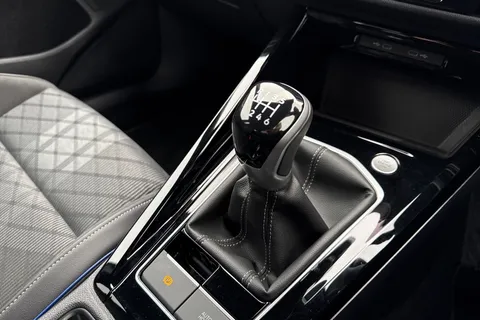 KR25TWA Volkswagen Golf 1.5 TSI 150 R-Line 5dr | Area View Camera | Adaptive Cruise Thumbnail #24