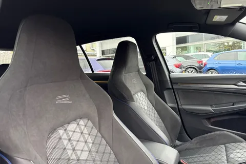 KR25TWA Volkswagen Golf 1.5 TSI 150 R-Line 5dr | Area View Camera | Adaptive Cruise Thumbnail #25