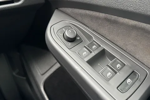 KR25TWA Volkswagen Golf 1.5 TSI 150 R-Line 5dr | Area View Camera | Adaptive Cruise Thumbnail #26