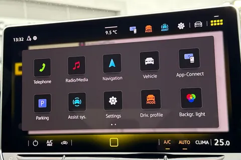 KR25TWA Volkswagen Golf 1.5 TSI 150 R-Line 5dr | Area View Camera | Adaptive Cruise Thumbnail #29