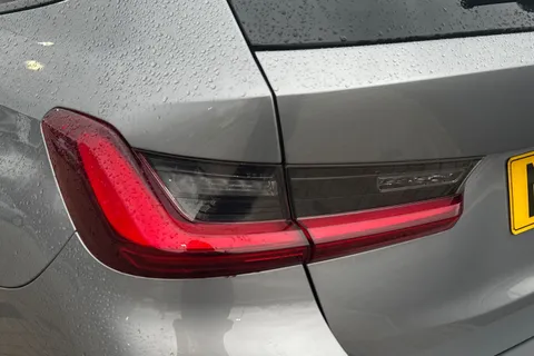 NG72DCU BMW 3 Series 2.0 320d MHT M Sport Touring Auto Euro 6 (s/s) 5dr Thumbnail #7