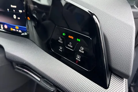  Volkswagen Golf 2.0 TSI R Black Edition DSG 4Motion Euro 6 (s/s) 5dr Thumbnail #39