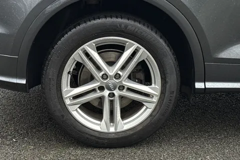 11 of 54 for Audi Q5 2.0 TFSI 45 S line S Tronic quattro Euro 6 (s/s) 5dr