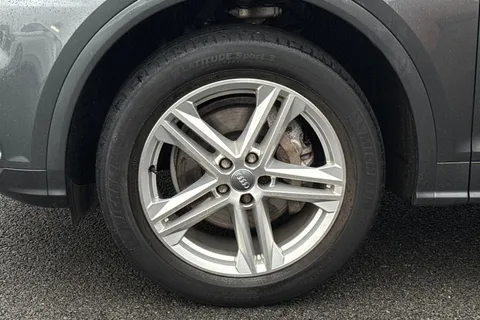 13 of 54 for Audi Q5 2.0 TFSI 45 S line S Tronic quattro Euro 6 (s/s) 5dr