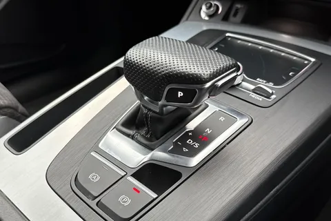 23 of 54 for Audi Q5 2.0 TFSI 45 S line S Tronic quattro Euro 6 (s/s) 5dr