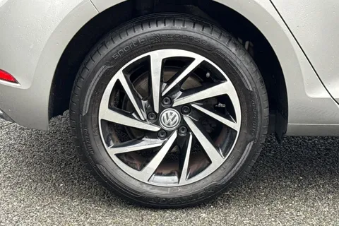 MK69DSV Volkswagen Golf 1.5 TSI EVO Match Euro 6 (s/s) 5dr Thumbnail #12