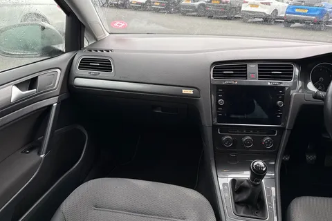 MK69DSV Volkswagen Golf 1.5 TSI EVO Match Euro 6 (s/s) 5dr Thumbnail #21