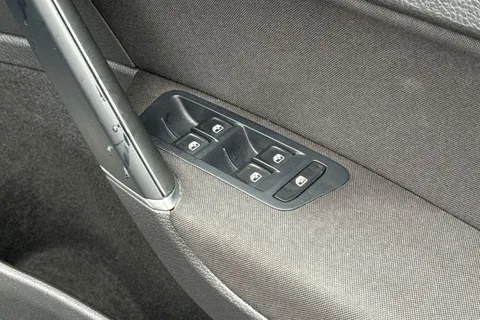 MK69DSV Volkswagen Golf 1.5 TSI EVO Match Euro 6 (s/s) 5dr Thumbnail #22