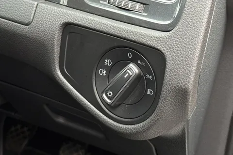 MK69DSV Volkswagen Golf 1.5 TSI EVO Match Euro 6 (s/s) 5dr Thumbnail #32