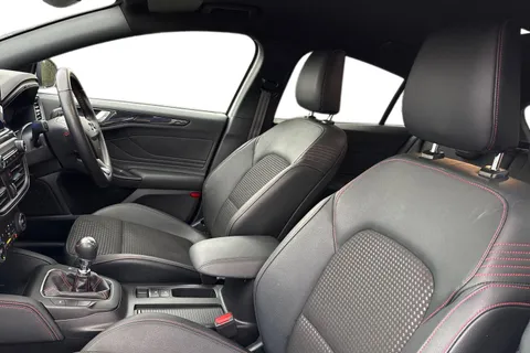 16 of 55 for Ford Focus 1.0T EcoBoost MHEV ST-Line X Edition Euro 6 (s/s) 5dr