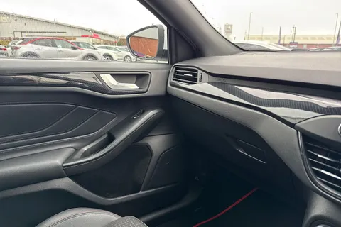 47 of 55 for Ford Focus 1.0T EcoBoost MHEV ST-Line X Edition Euro 6 (s/s) 5dr