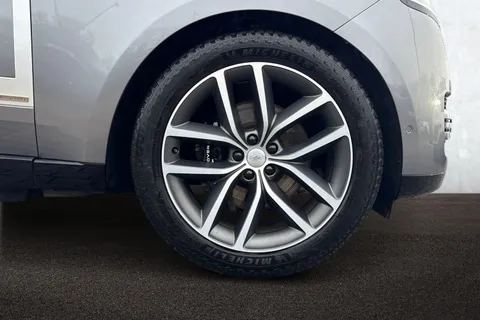 9 of 51 for Land Rover Range Rover 3.0 P460e Autobiography 5dr