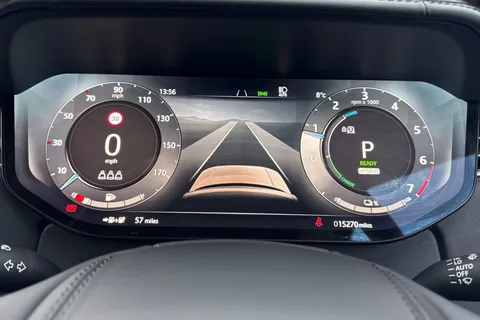 17 of 51 for Land Rover Range Rover 3.0 P460e Autobiography 5dr