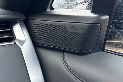 25 of 51 for Land Rover Range Rover 3.0 P460e Autobiography 5dr