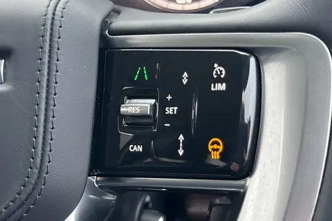 34 of 51 for Land Rover Range Rover 3.0 P460e Autobiography 5dr